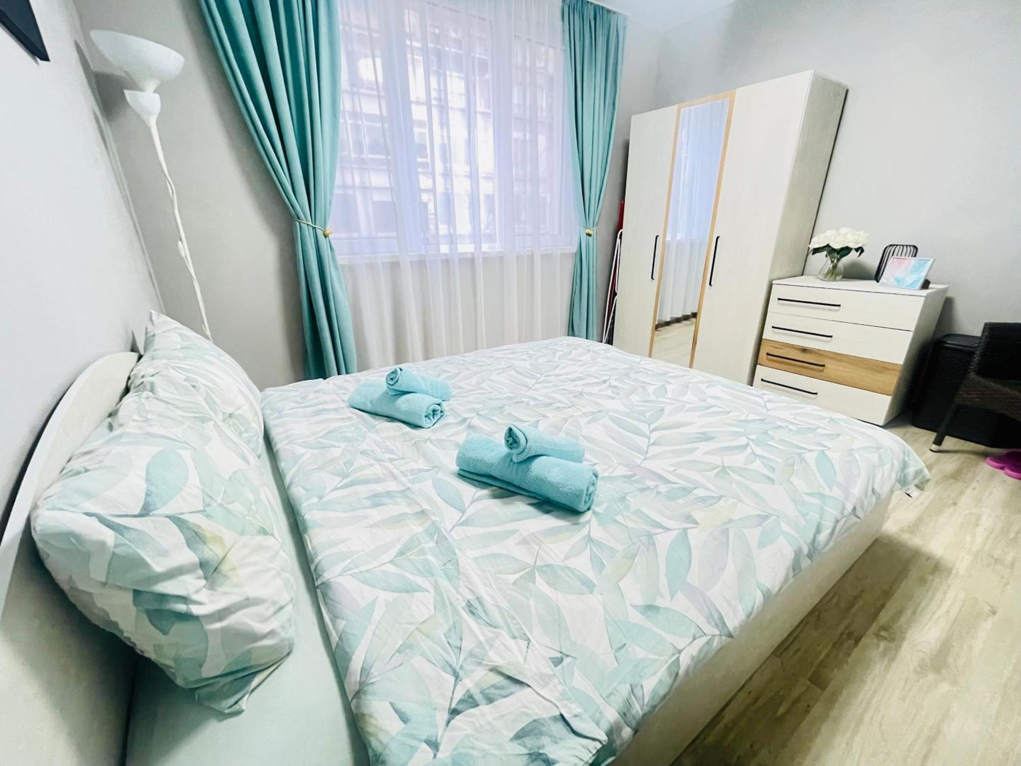 By The Sea - With Free Parking Daire Varna