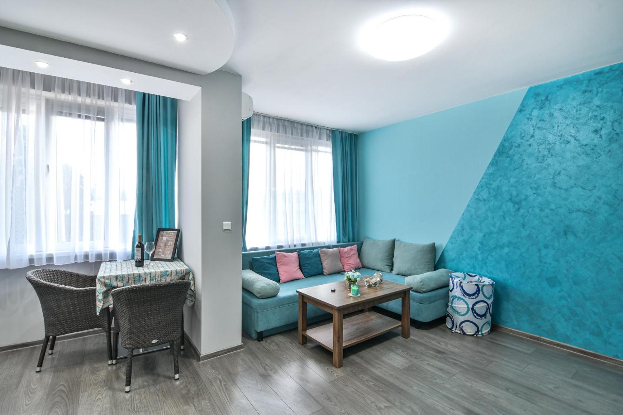 By The Sea - With Free Parking Daire *